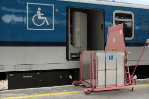 Ein Hublift im Bahnhof &Ccaron;esk&eacute; Bud&ecaron;jovice