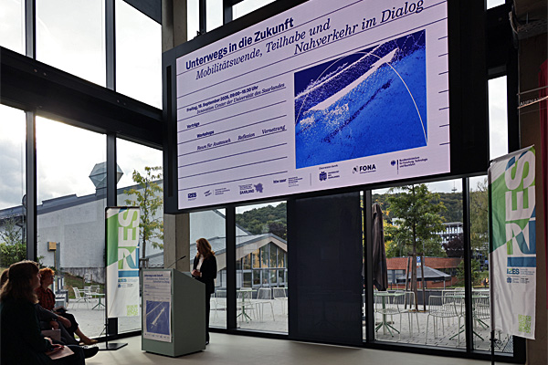 Begr&uuml;&szlig;ung der Teilnehmer an der Sitztreppe EG, Foto: Bernd Kittendorf, 2026